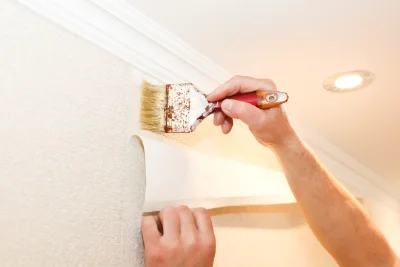 Pose de papier peint à Juliénas — revêtements muraux et toiles de verre